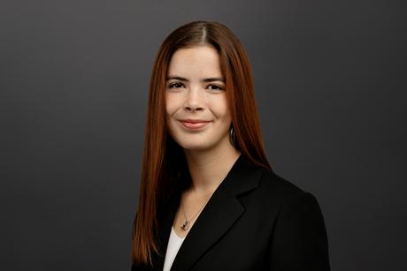 Hannah King - Financial Analyst